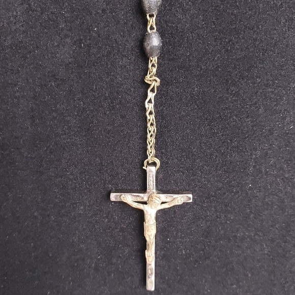 Vintage Religious Rosary Black Wooden Beads Silvertone Chain Italy - Picture 3 of 7